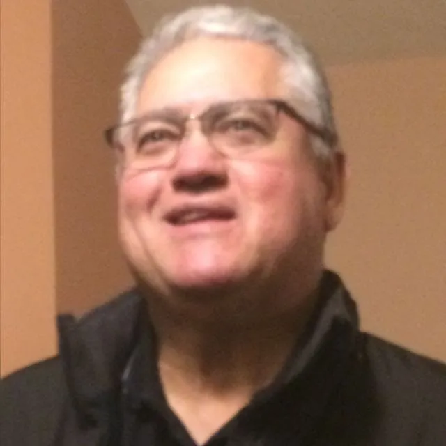 Retrato de Adilson Reis